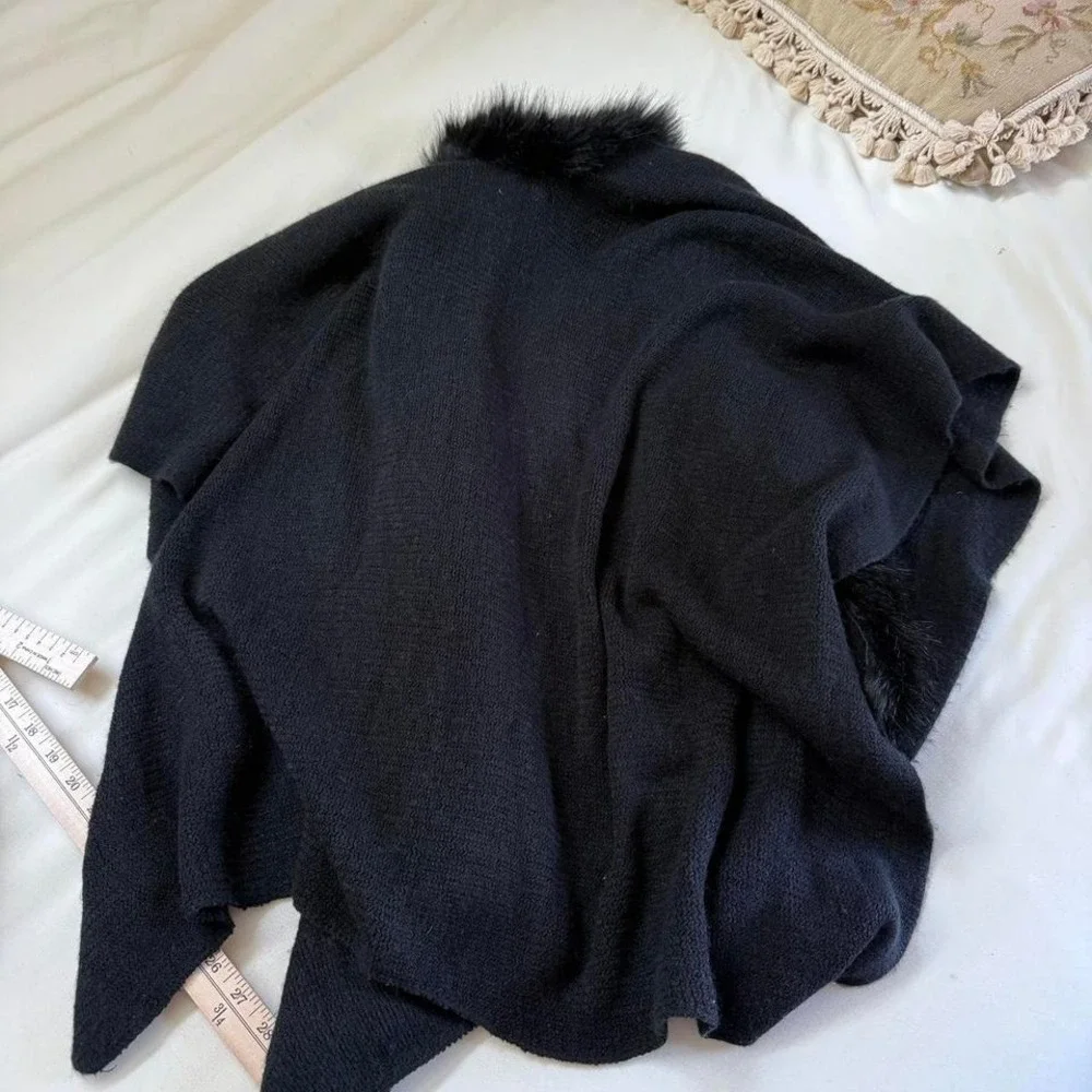 black‎ shawl  Y2K Guess black shawl one size